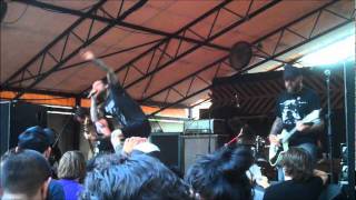 Trap Them - Saintpeelers (CHAOS IN TEJAS live at The Mohawk 6-2-11)