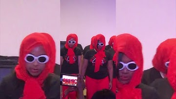 28 D I A M O N D S of DeltaTude Spr