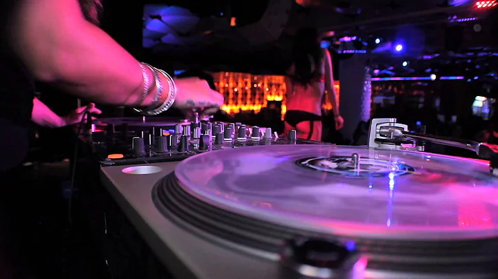 DJ Crystal Ellis