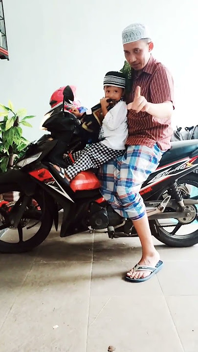 Sholat Jumat itu wajib bukan biar ganteng 😂