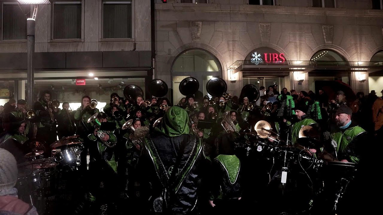 Guggenmusik Pflotschdäppeler Langenthal an der Fasnachts Eröffnung (11.11.2024