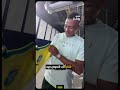كيليان مبابي يتلقى قميص البرازيل كهدية