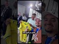 كيليان مبابي يتلقى قميص البرازيل كهدية