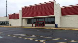 ABANDONED Staples with Payless Shoes.  Sterling IL