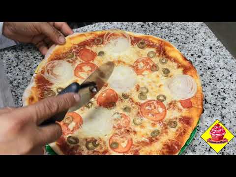 Video: Cómo Hacer Pizza Con Cebollas Y Tomates