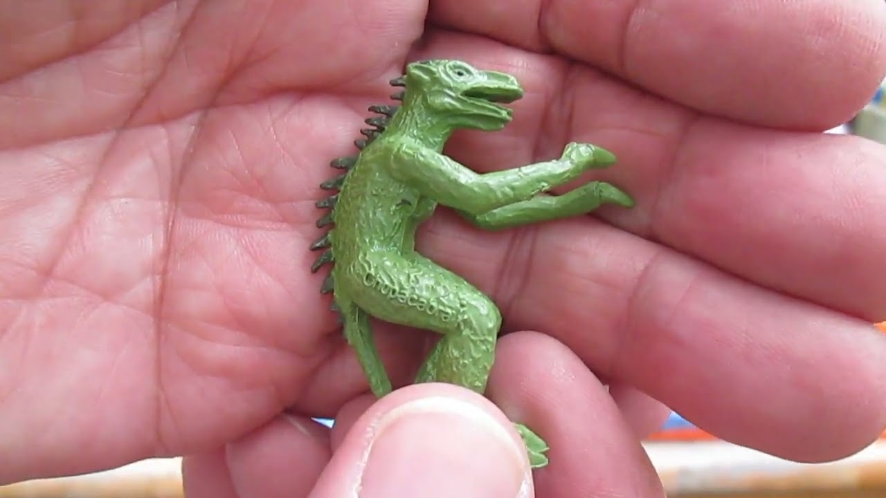 2022 Happy Halloween Mythical Beasts Game Toy Unboxing & Review Groovy Tube Book PVC Minotaur's Maze