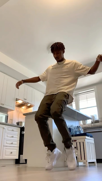 Download lagu A bird’s last look - Macabre plaza #shorts