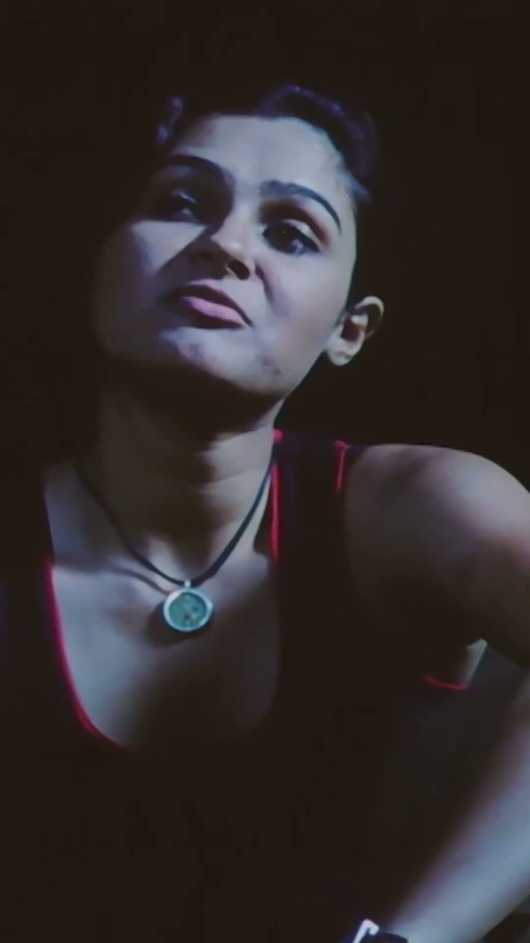 Andrea Jeremiah Apni Story Karthi Ko Bata Rahi Hai