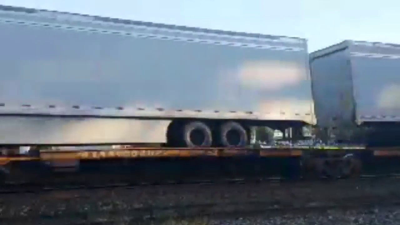 bnsf 5729 Live CSX Stack Train Heads East