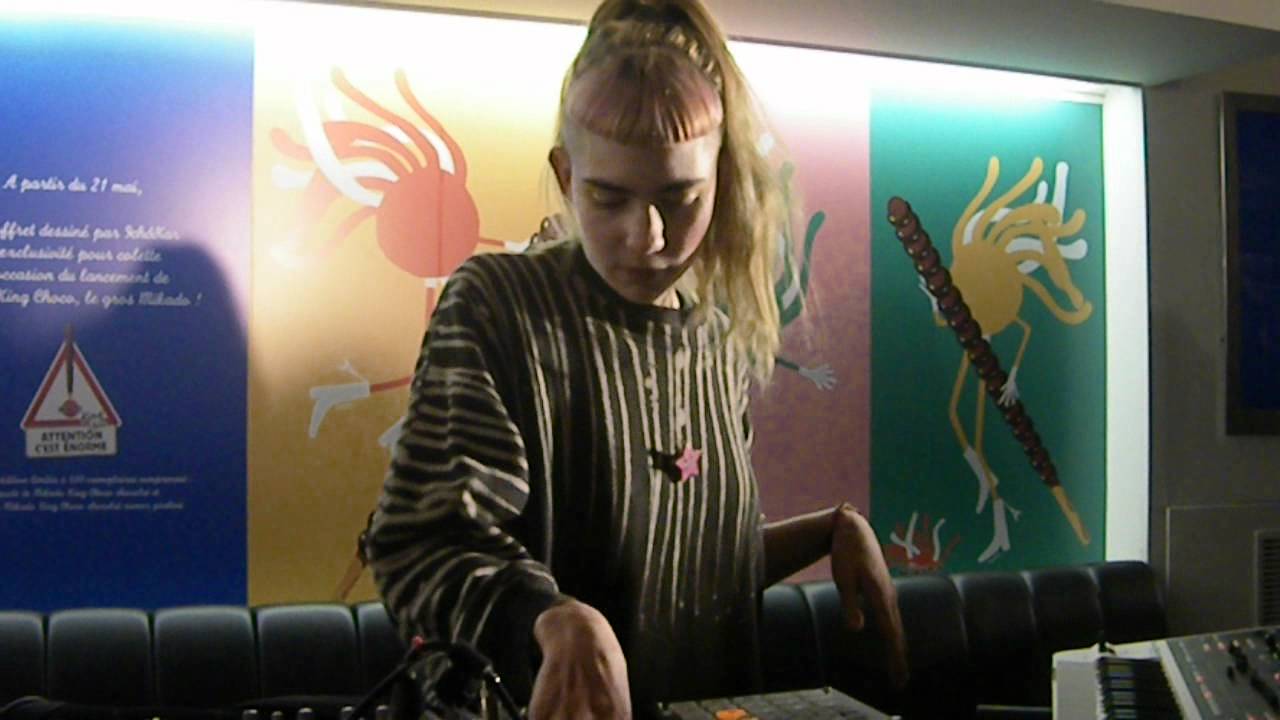 Grimes live at Colette YouTube