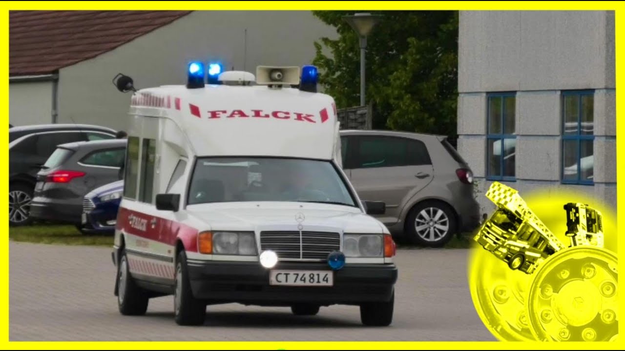 34 ÅR VETERAN FALCK AMBULANCE (3875) simulationsudrykning i holbæk. rettungswagen auf Einsatzfahrt