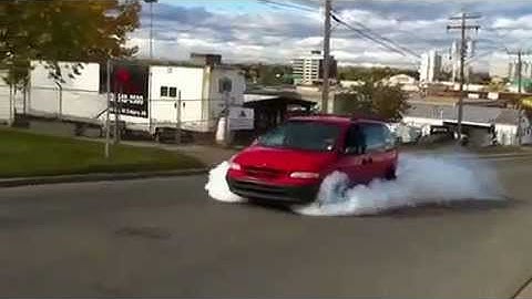 The SICKEST mini van burnout ever seen