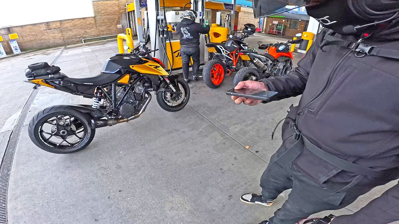 KTM Super Duke 1290 R Gets Filmed x Austin Racing V3 150MM Exhaust x # ...