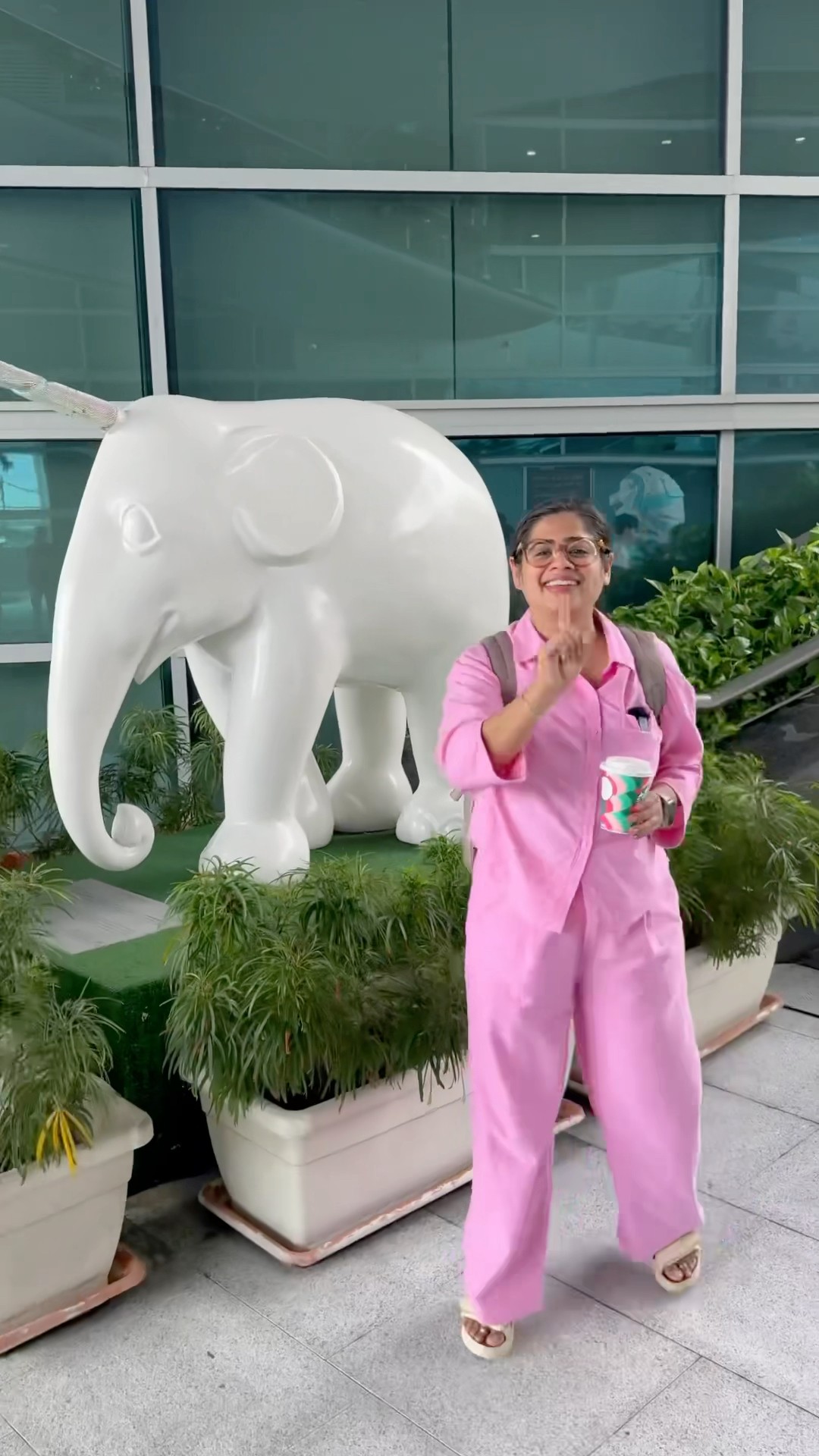 Yeh Hathi shivani jaisa he  #Shorts #littleglove International minivlog 7