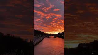 lever de soleil sur les quais de seine