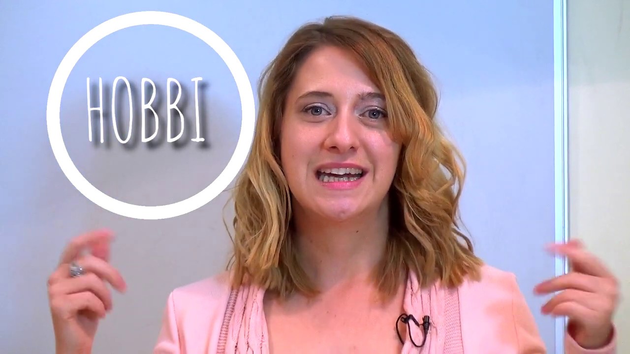 Hungarian Lesson with Zsuzsi - ITALIAN girl talking in Hungarian - HOBBIES