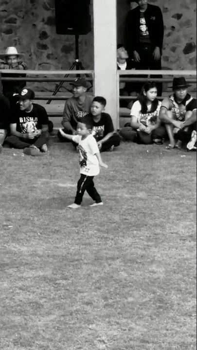ANAK KECIL JOGET ENAK DI KETANGKASAN ADU DOMBA