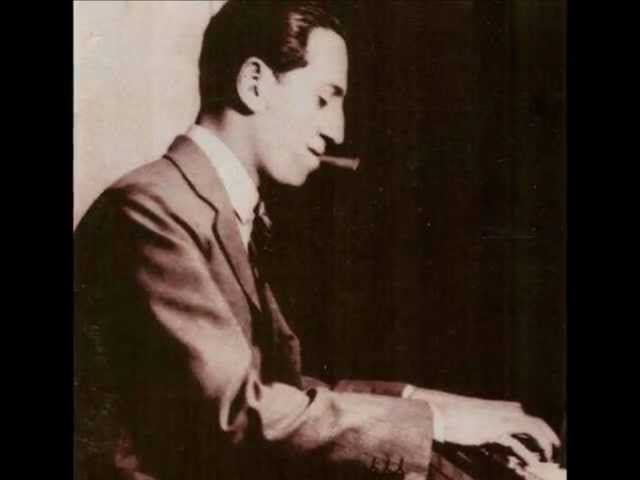 在 YouTube 上观看 George Gershwin Plays "Swanee"