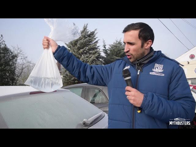 How to defrost a car windscreen with warm water and a zip lock bag