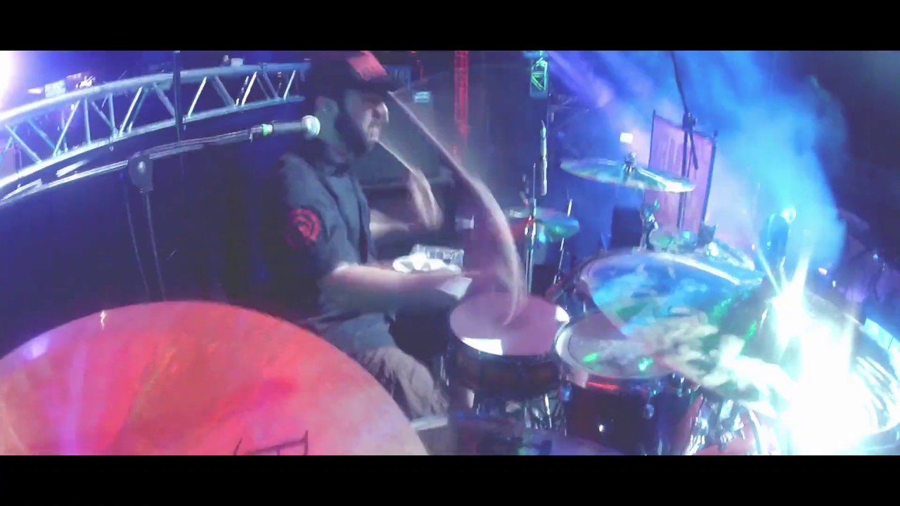 Guarda CROMLECH - Vanity (Official video) su YouTube Guarda CROMLECH - Vanity (Official video) su YouTube