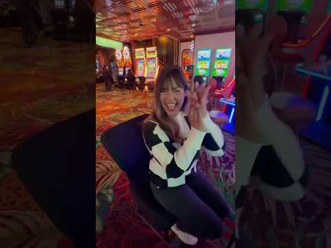 The Top Row Exploded and Everyone Went CRAZY! (Las Vegas Slots)
