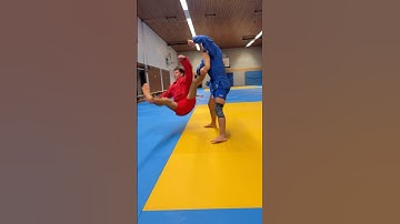 Top 5 deceptive combinations and throws in Sambo #oldjudo #sambo #kataguruma #kouchigari #jiujitsu