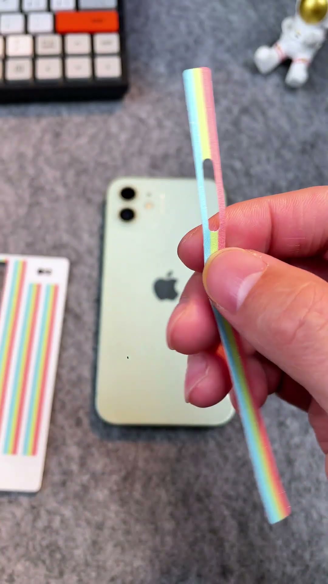 I just don't understand why no one understands such a beautiful and unique product!!! Mobile phone