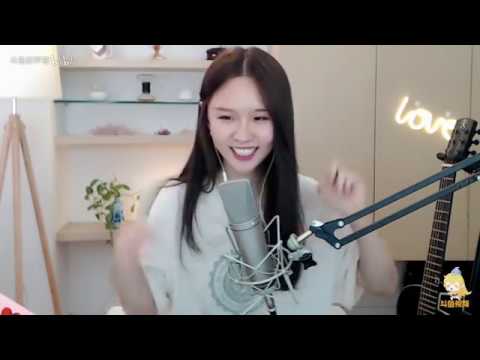 阿冷羞耻翻唱洗脑神曲《卡路里》火箭少女101绝唱？这个少女有点萌