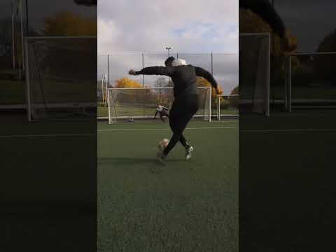 Видео: The right way to take a penalty kick ✅ #football