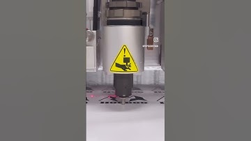 Flatbed cutting stickers on Cutworx Apex Plus.