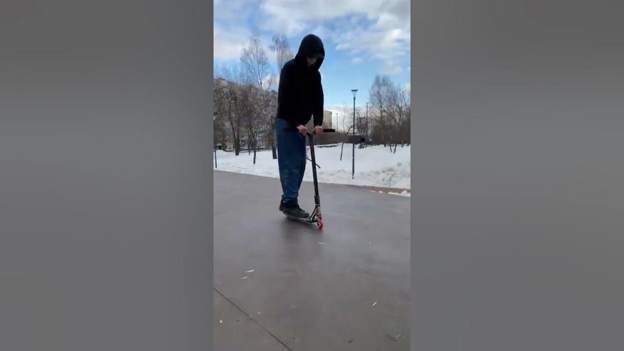 Трюк айспик на самокате