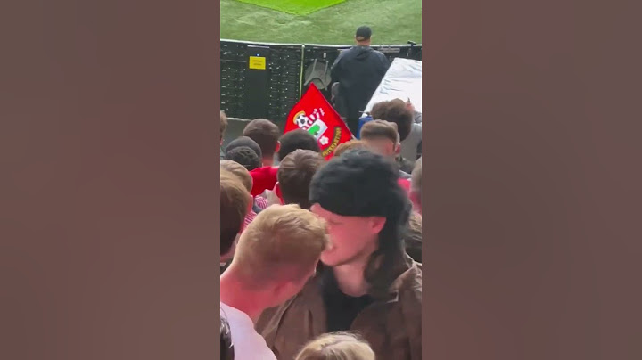 Aaron Ramsdale in fancy dress in the Southampton end 🤣🤣🤣
