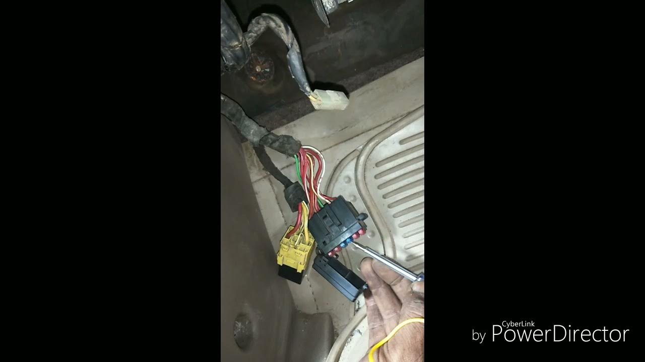 Mahindra Xylo blowing a fuse on ignition "ON"and check engine light