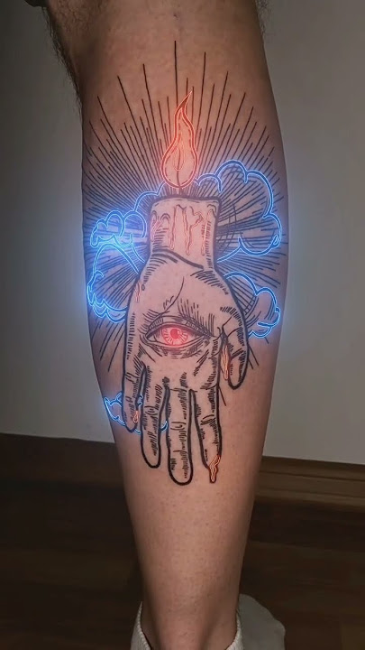 🕯#tattoodo #linetattoo #gravure #blacktattooart #fkirons #kwadron #tattooideas #tattoovideo