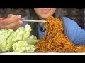 Eating Samyang Jjajang noodles with letus/ Black bean noodles/Asmr