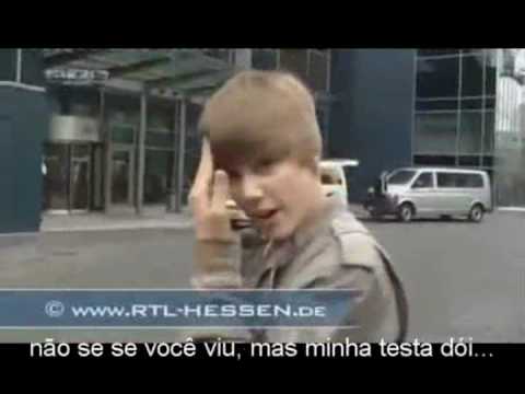 Justin Bieber criando chifres.