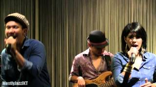 Video thumbnail of "Maliq & D'essentials - Inilah Kita @ Mostly Jazz 22/02/13 [HD]"