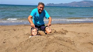 Zehra With Yusuf Asleep In The Sand Joke.Zehra İle Yusuf Uyurken Kuma Gömme Şakası.