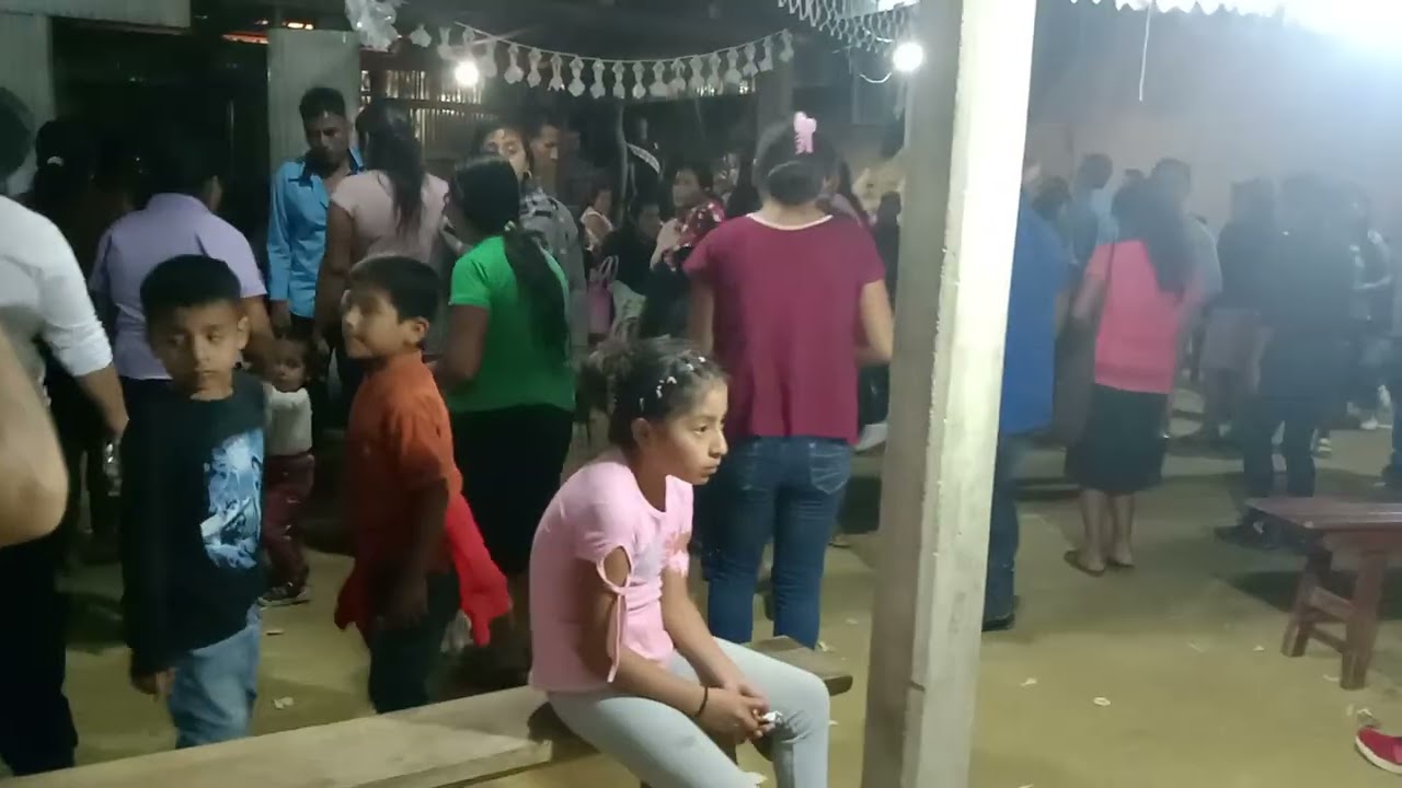 Así se baila en tierra blanca Loxicha,con sus amigos...La  elegancia costeña.