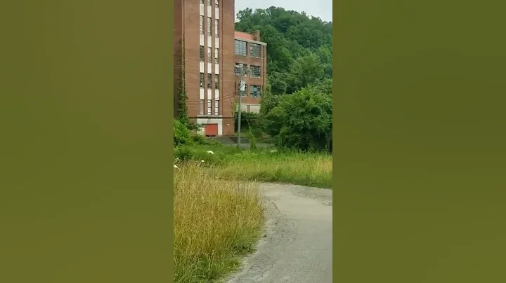 Abandoned ghost town pressmans home  listen close ...