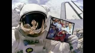 Watch Goldie Lookin Chain Spaceman video