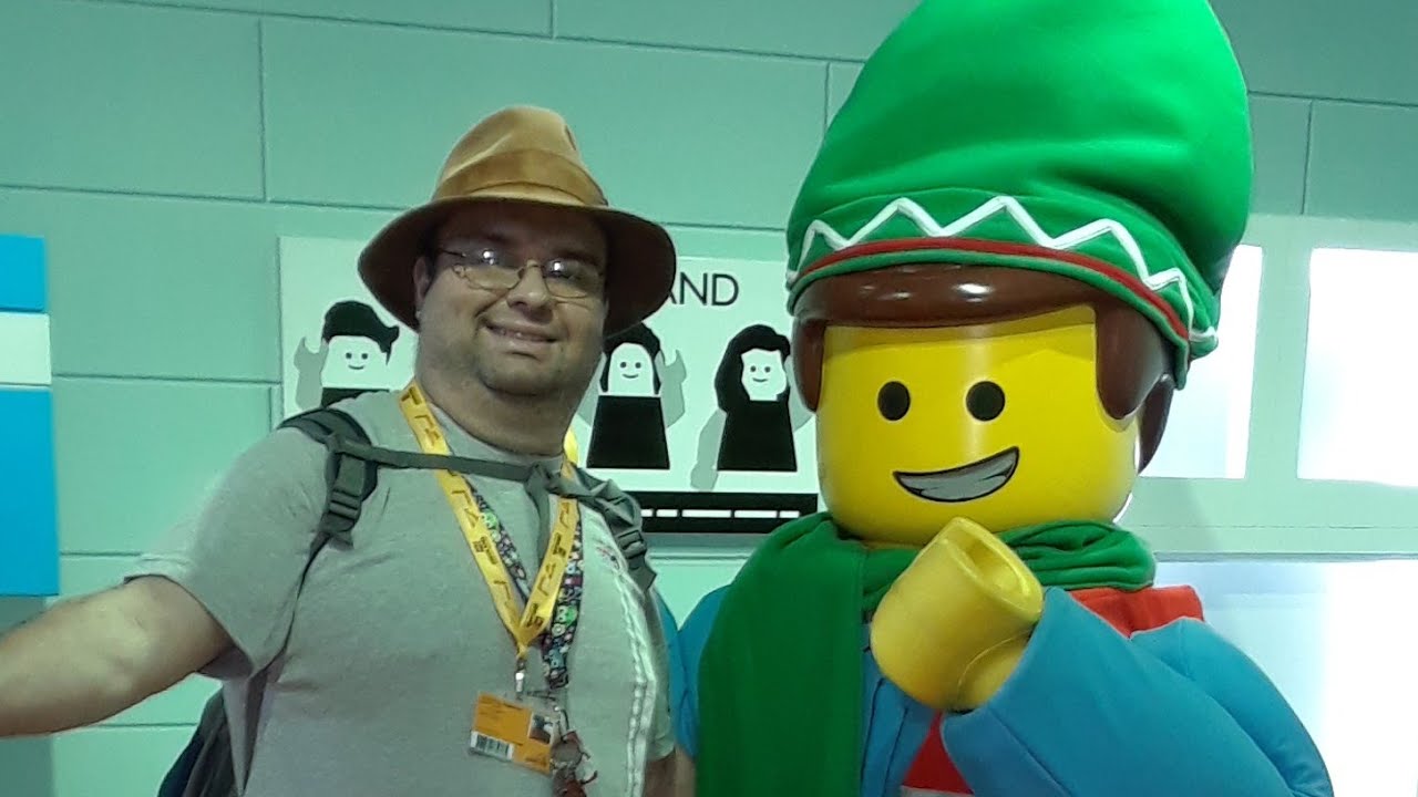 Lego Holiday Emmet Brickowski Meet Greet Legoland Florida Youtube