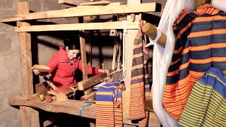 Ancestral loom. Complex operation explained step by step to create an apron