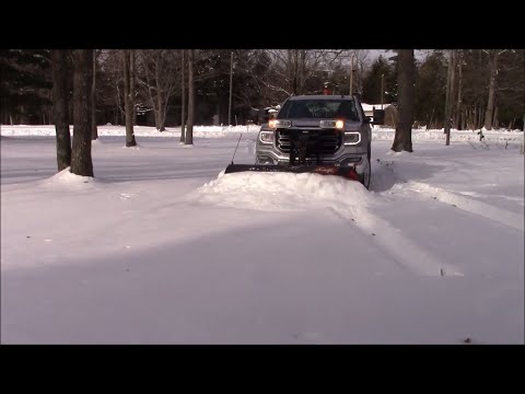 Video: Vai sniega stūmēji strādā uz grants piebraucamiem ceļiem?