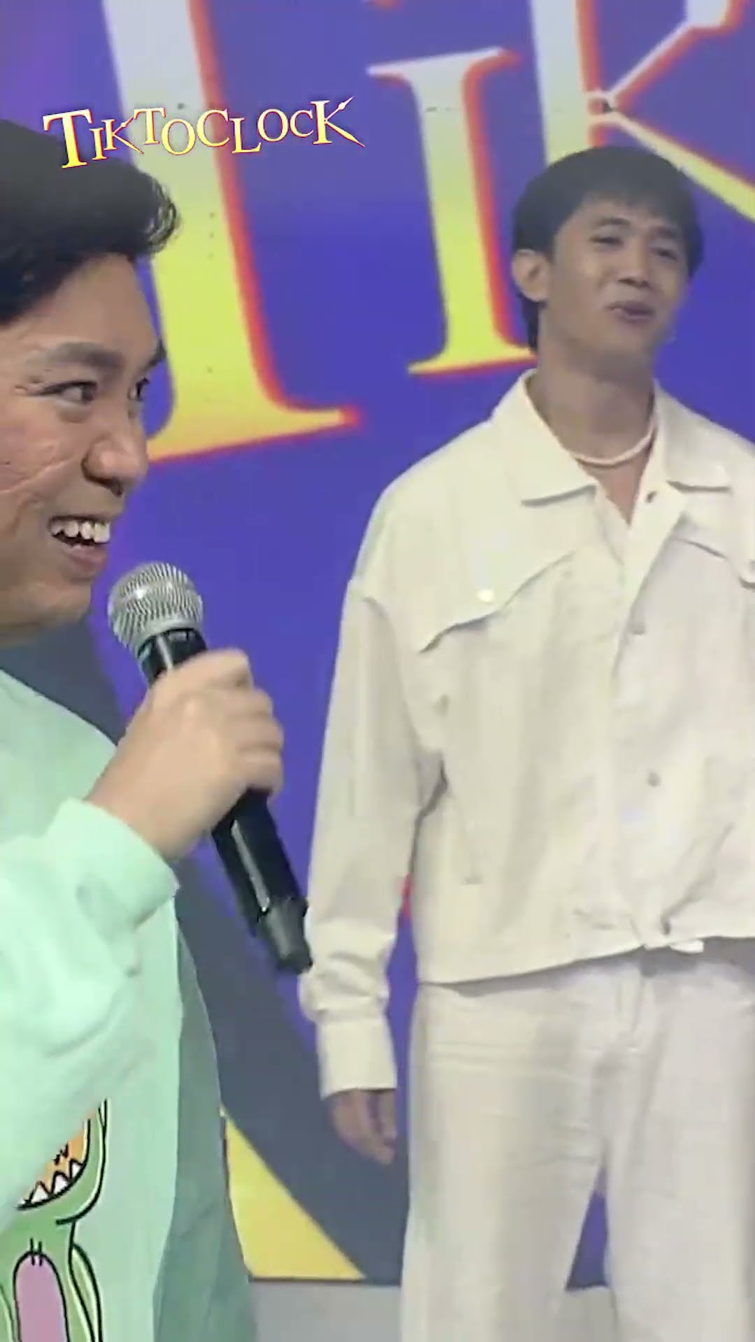 Singerist pala sina Kuya Kim at Chad Kinis! #shorts | TiktoClock