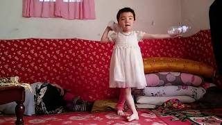 Three Year Old Uyghur Girl Sings a Song About Her Parents - 2016