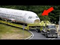 जब ट्रक पर सवार होकर सड़क पर निकला विशाल हवाईजहाज | Biggest Things Ever Transported