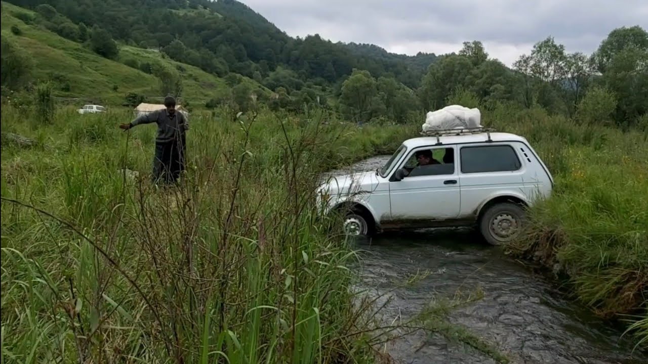 Yeni çəkilən Qarabəyli-Ələkçi yolu ilə kəndə gələn ilk maşın. Doğma insanlarla kövrək anlar