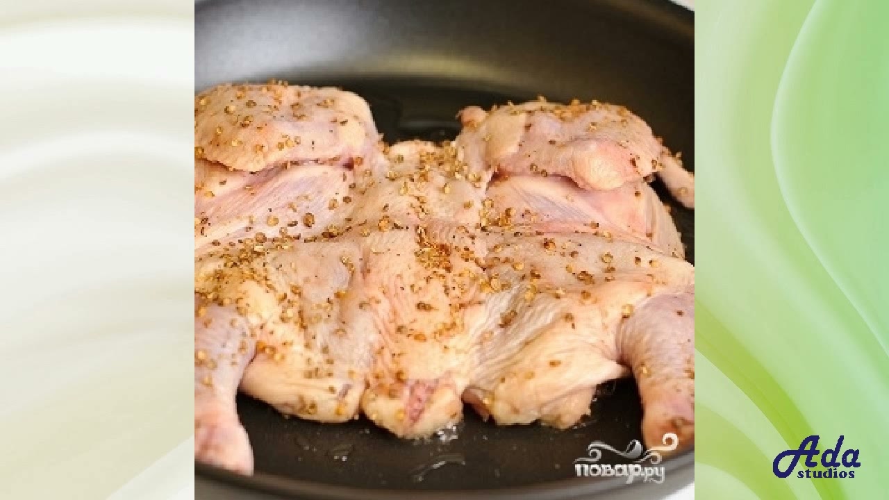 Маринованная курица на сковороде. Цыпленок табака (тапака). Цыпленок на сковороде. Сковорода для цыпленка табака. Курица под прессом на сковороде.