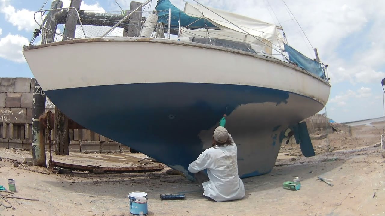 In Darwin, Sailing Comino 98